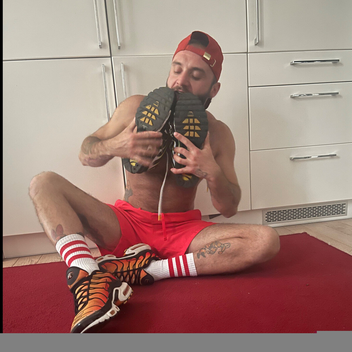 Kriswolf (@kriswolf), OnlyFans creator