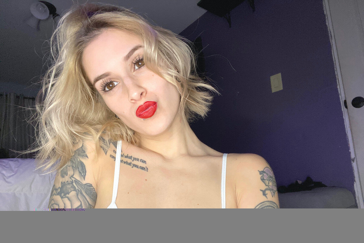 Krisxe (@krisxe), OnlyFans creator