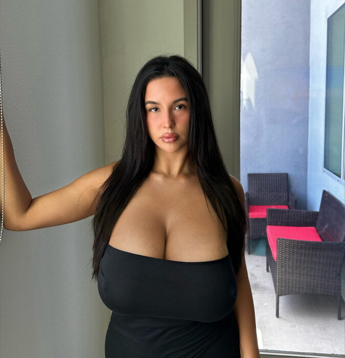 Kyliecutiee (@kyliecutiee), OnlyFans creator