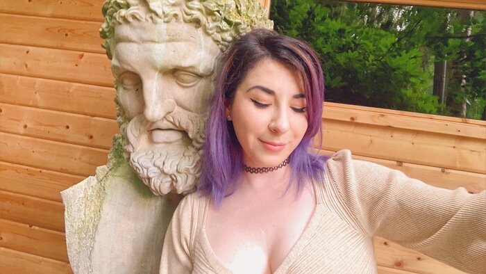 Kyrafree (@kyra-free), OnlyFans creator