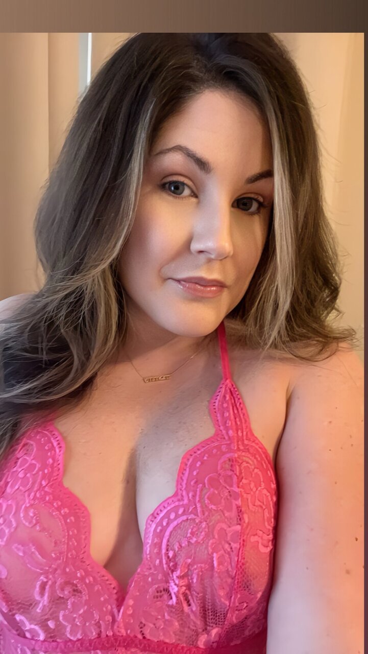 Laceybeyvip (@laceybeyvip), OnlyFans creator