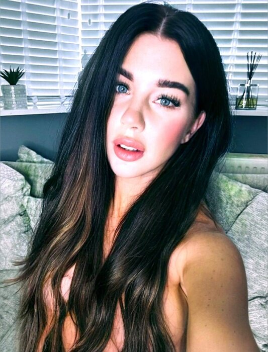 Laceysroom (@laceysroom), OnlyFans creator
