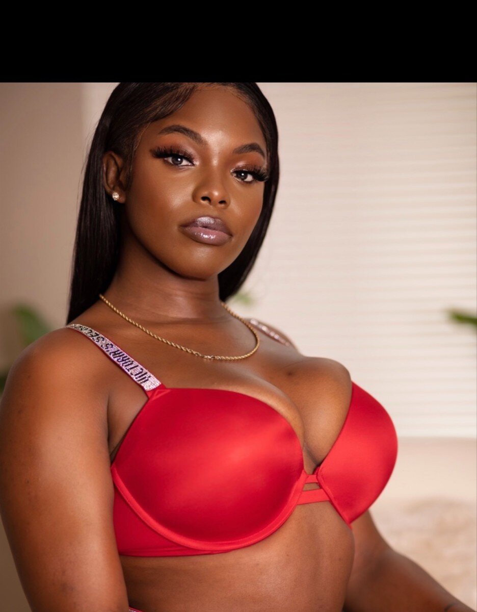 Ladyluckyxxx (@ladyluckyxxx), OnlyFans creator