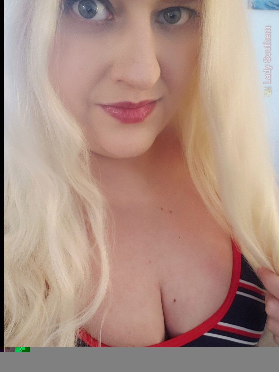 Ladysouthernfree (@ladysouthernfree), OnlyFans creator