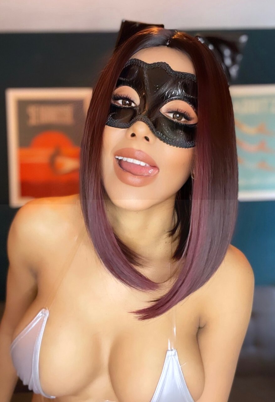 your (@lagatitasofi24), OnlyFans creator