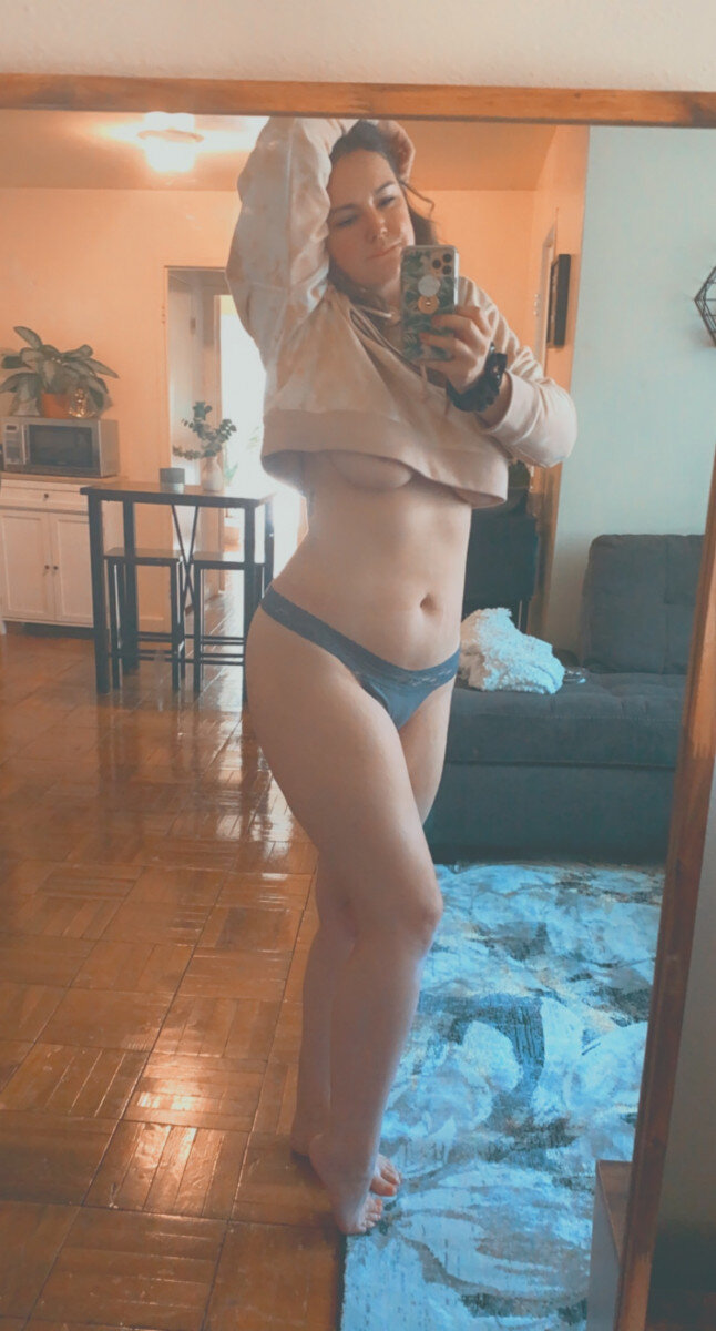 Lalalalittlebitalexis (@lalalalittlebitalexis), OnlyFans creator
