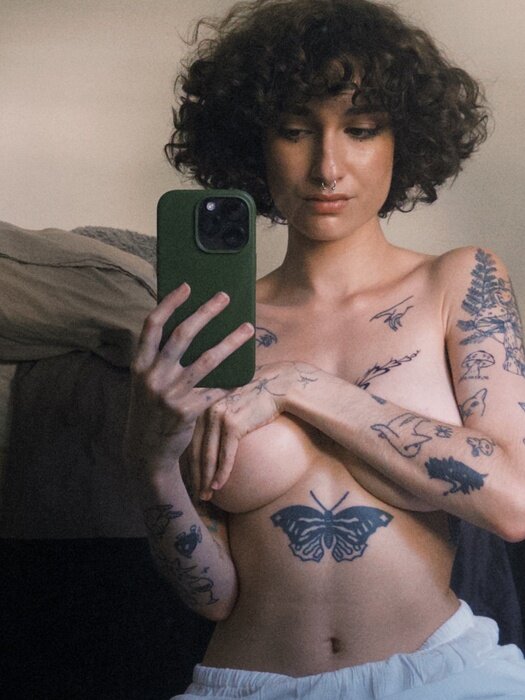 Lalhoevera (@lalhoevera), OnlyFans creator