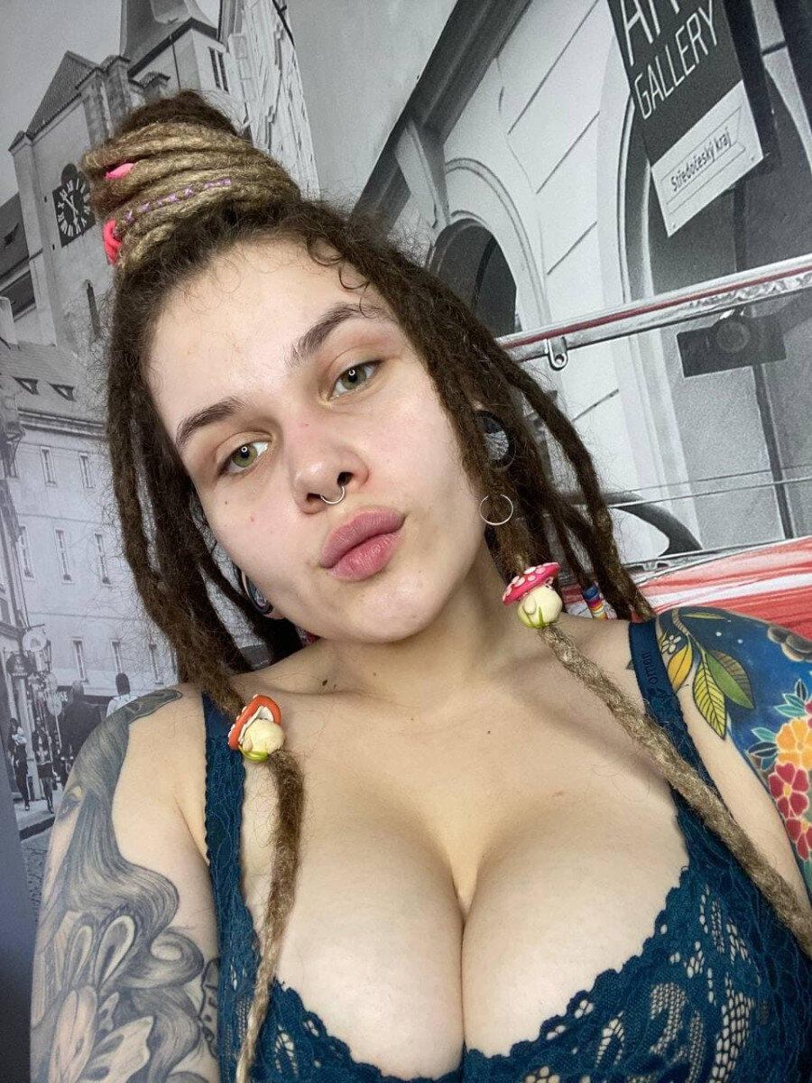 Lana (@lana_crystal), OnlyFans creator