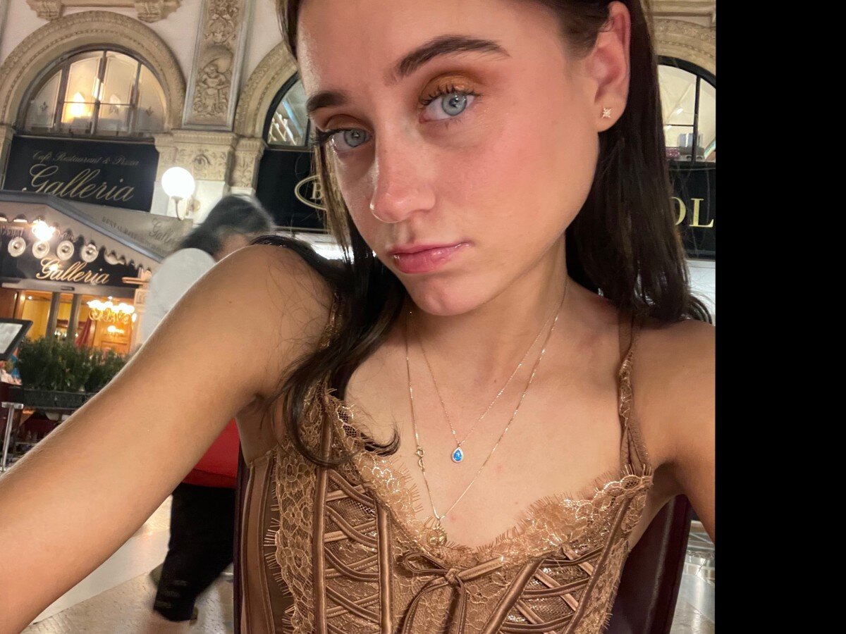 Local babe (@lanarhoadesjunior), OnlyFans creator