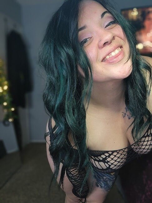 Landlockedsiren (@landlockedsiren), OnlyFans creator
