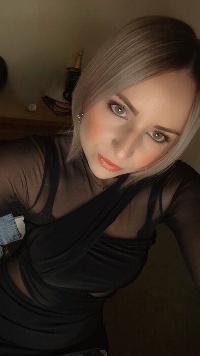 Larachase (@larachase), OnlyFans creator