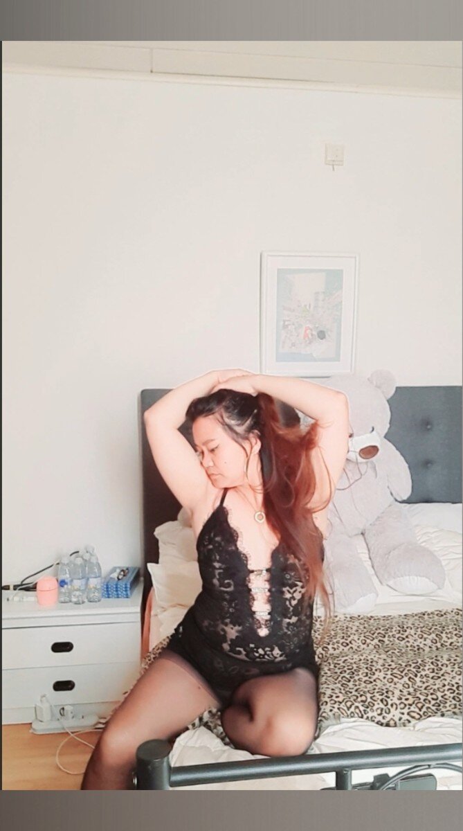 nikky (@laraslove), OnlyFans creator