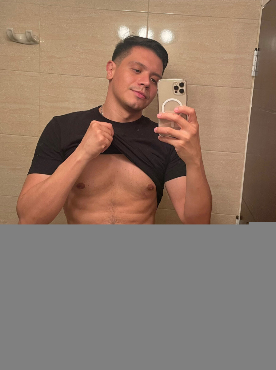 Latinpapifree (@latinpapifree), OnlyFans creator