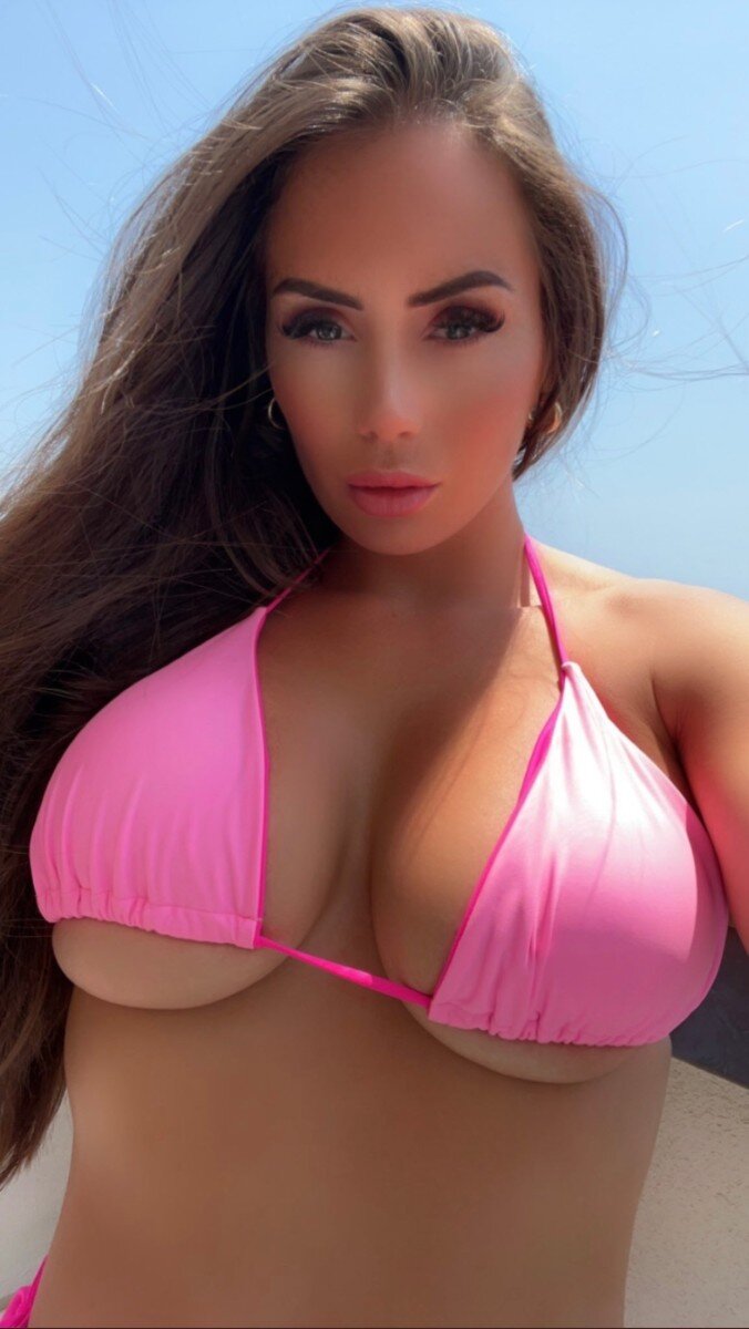 Laurahollyman (@laura_hollyman), OnlyFans creator