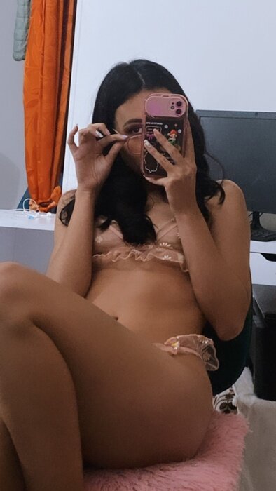 Laurajperezz (@laurajperezz), OnlyFans creator