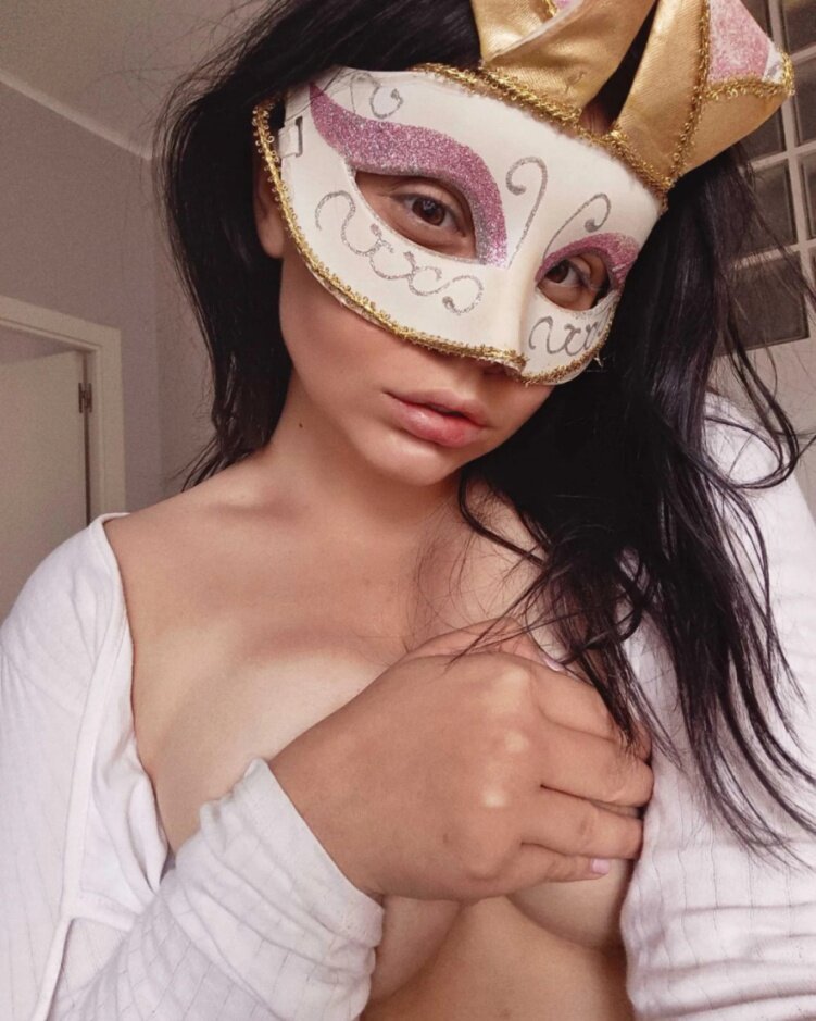 Laurardguez1 (@laurardguez1), OnlyFans creator