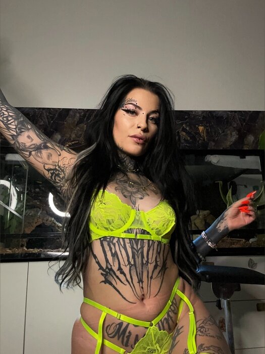 Laurasorooo (@laurasorooo), OnlyFans creator