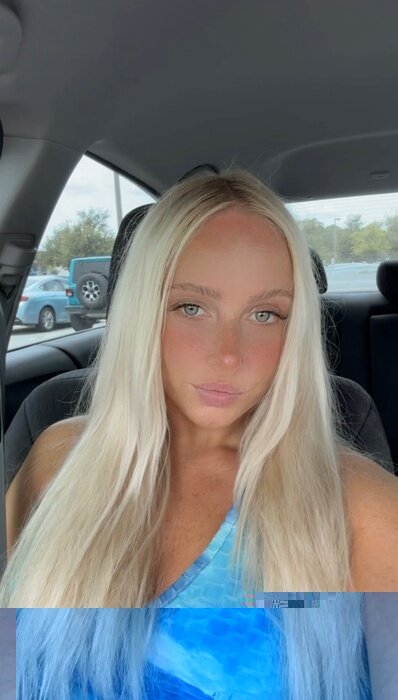 Laurelanne33 (@laurelanne33), OnlyFans creator