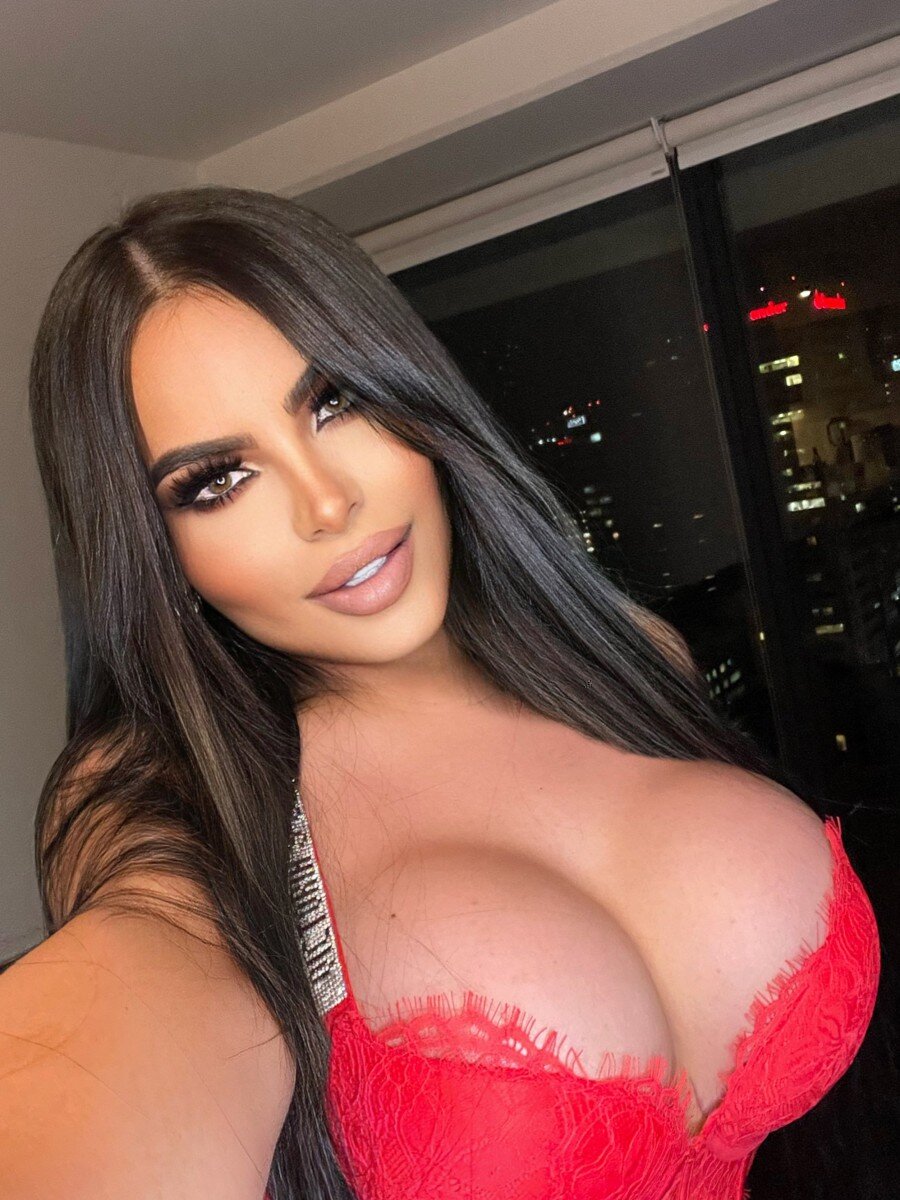 Lavazquezoficial (@lavazquezoficial), OnlyFans creator