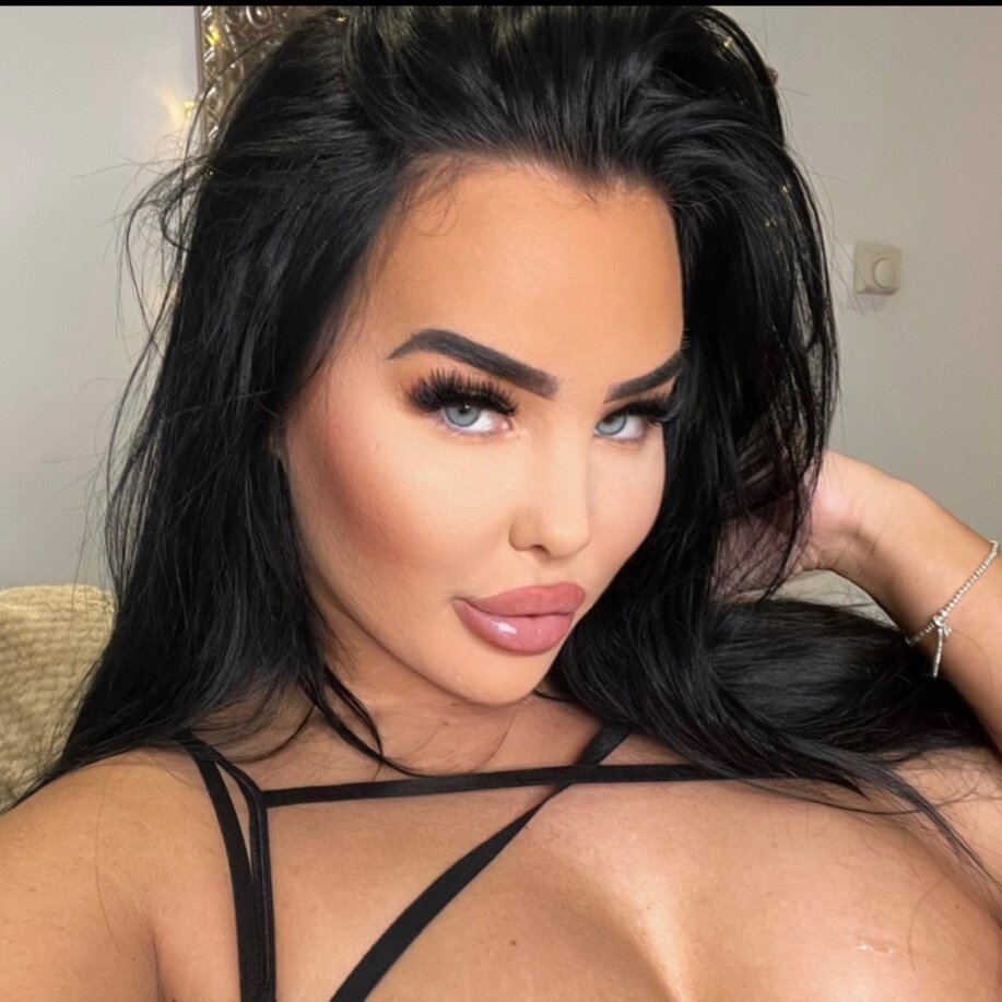 Laylarosebstv (@laylarosebstv), OnlyFans creator