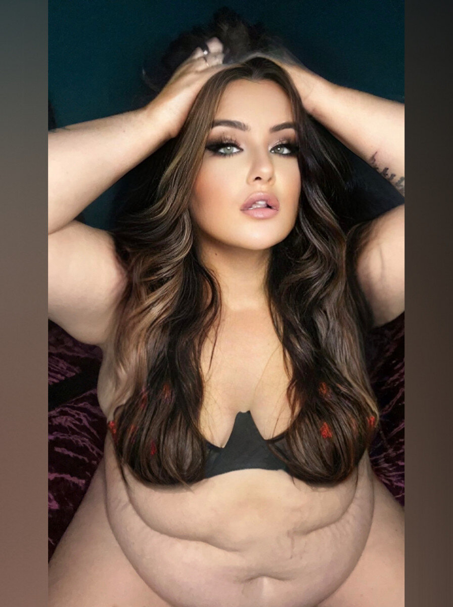 Leahluxx (@leahluxx), OnlyFans creator