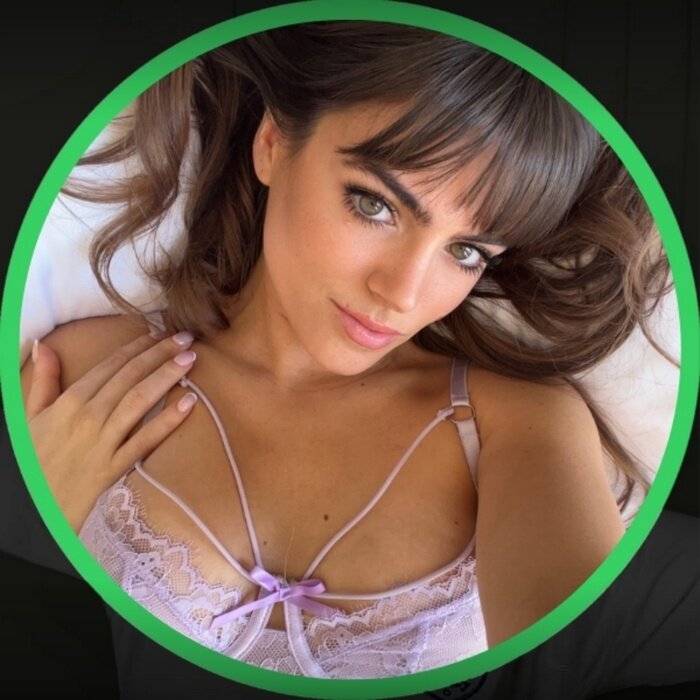 Leahrayplus (@leahrayplus), OnlyFans creator