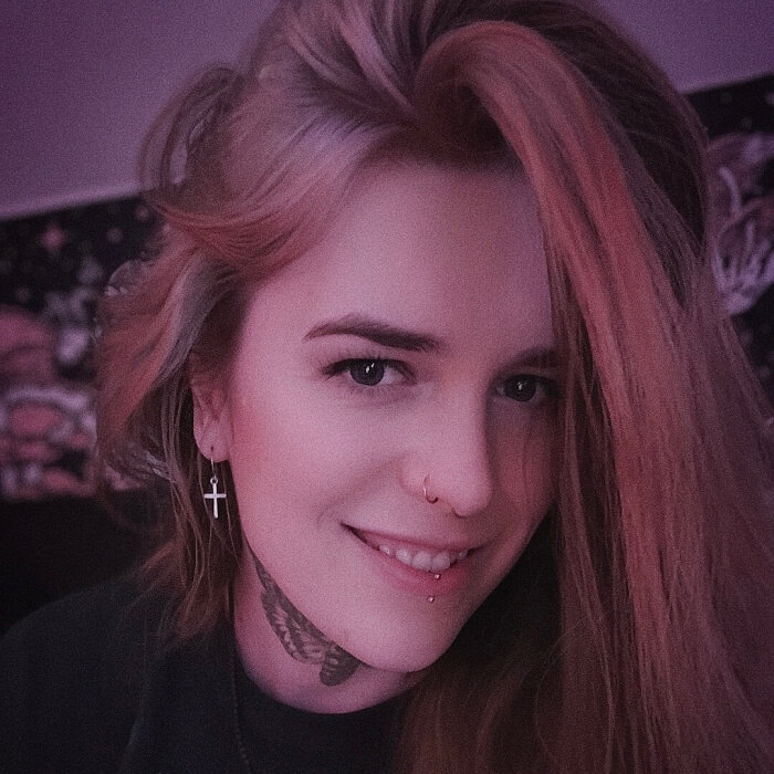 Leahsinsxo (@leahsinsxo), OnlyFans creator