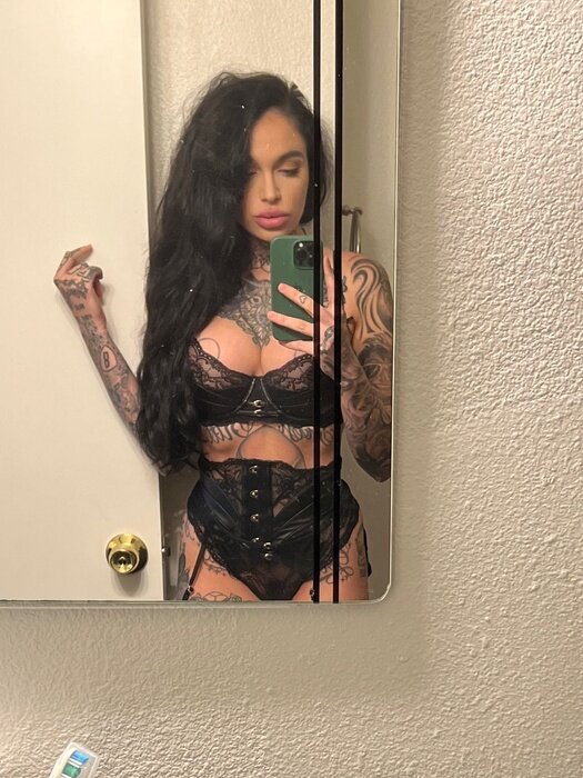 Leighravenfree (@leighravenfree), OnlyFans creator