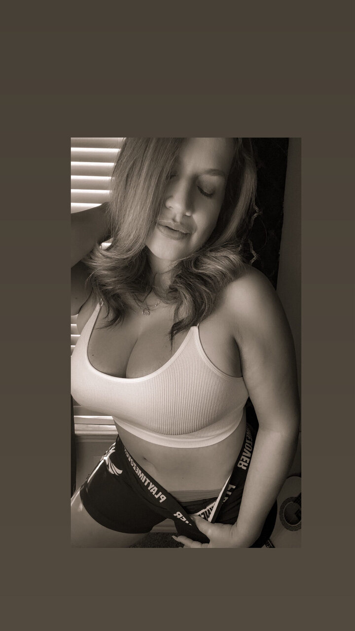 Leilan (@leila_n), OnlyFans creator
