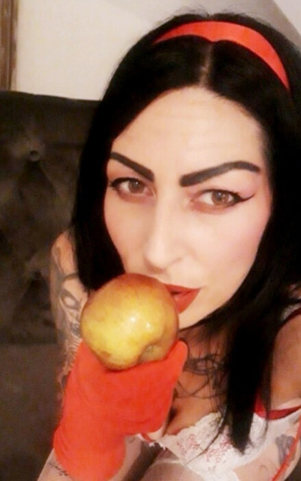 Lenalilith (@lenalilith), OnlyFans creator