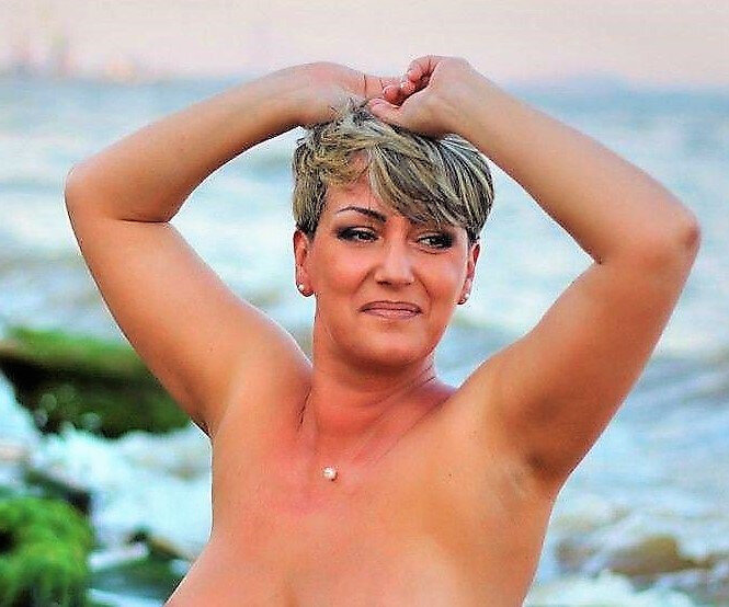 Lenore (@lenore), OnlyFans creator
