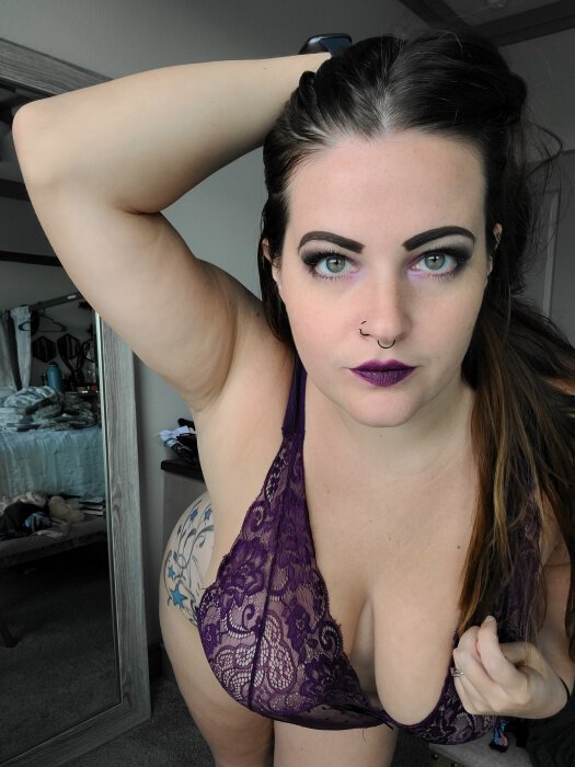 Lenoreevermoore (@lenoreevermoore), OnlyFans creator