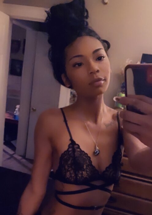 Leona806 (@leona806), OnlyFans creator