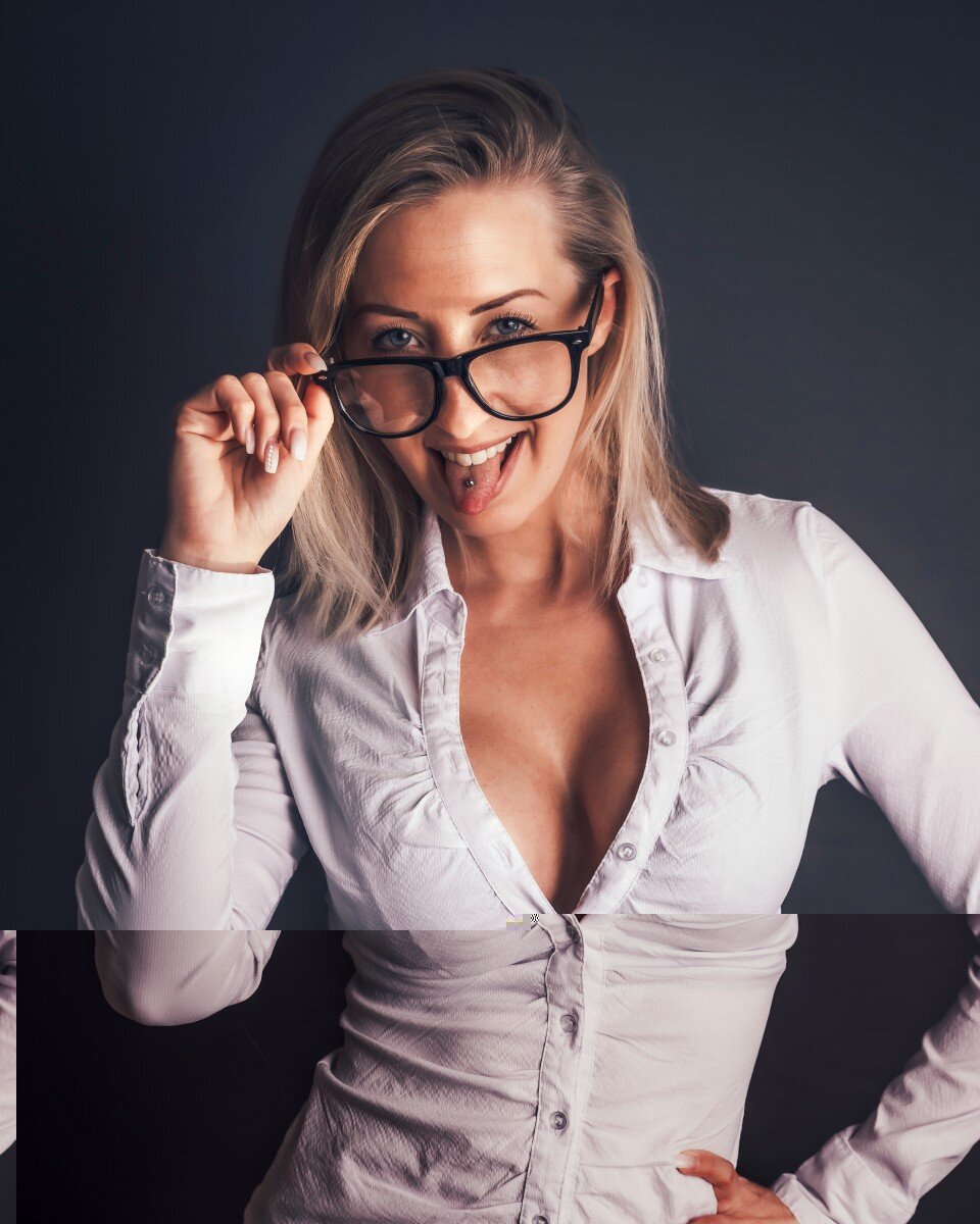 Leoniepur (@leoniepur), OnlyFans creator
