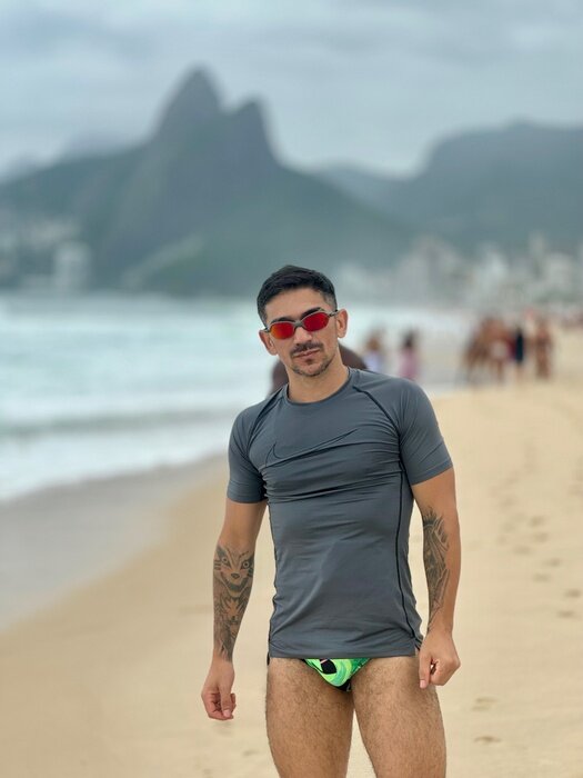 Leorochaxxx (@leorocha_xxx), OnlyFans creator