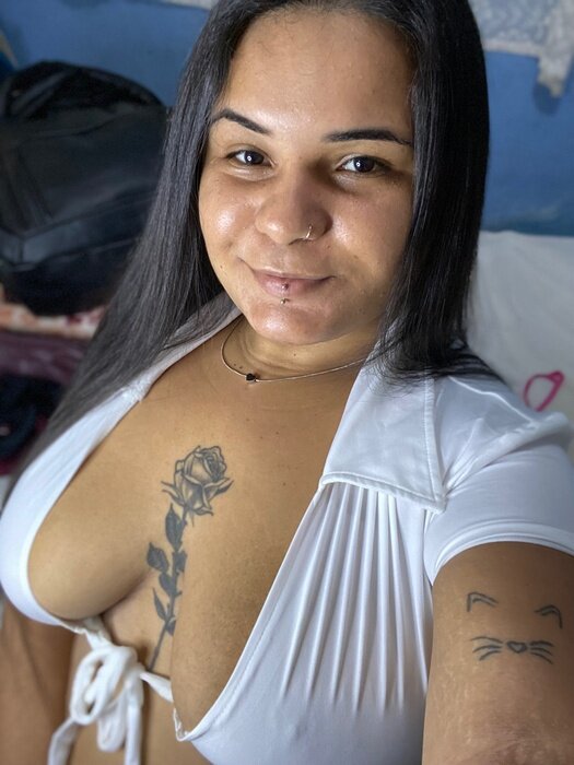 Leticiaapinheiro (@leticiaapinheiro), OnlyFans creator