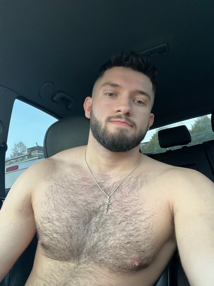 Lewissurv (@lewissurv), OnlyFans creator