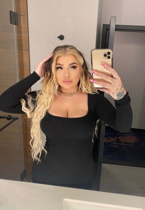 Lexxiloulou (@lexxiloulou), OnlyFans creator