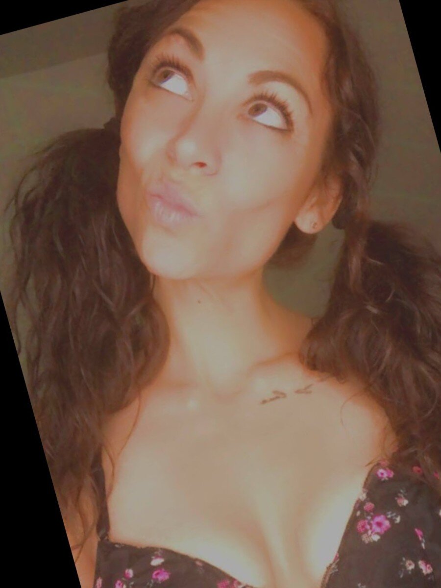 Lexxxyumfree (@lexxxyumfree), OnlyFans creator