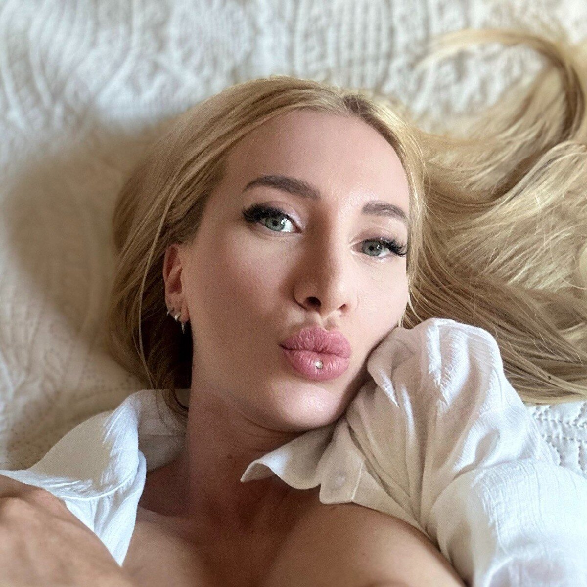 Leyabesty (@leya_besty), OnlyFans creator
