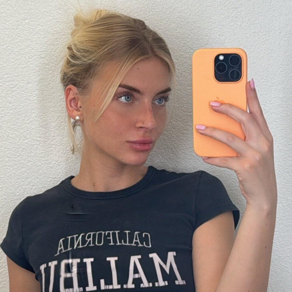 Liaangeleng (@lia.angel.eng), OnlyFans creator
