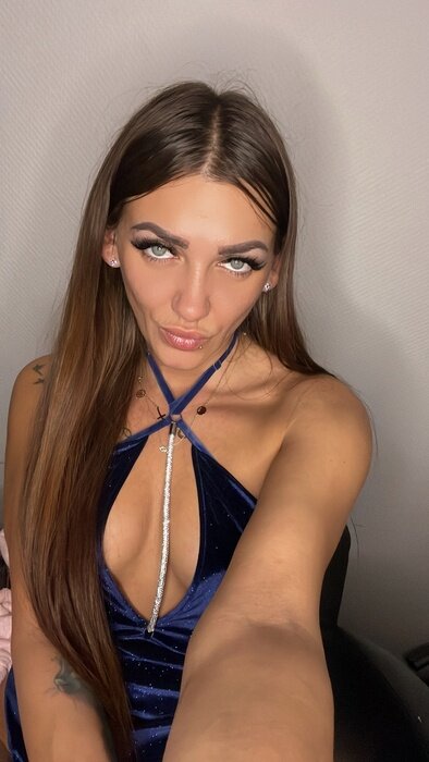 new (@lia_lopez94), OnlyFans creator