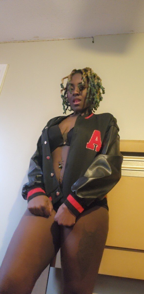 Lightbrowneyes (@lightbrowneyes), OnlyFans creator