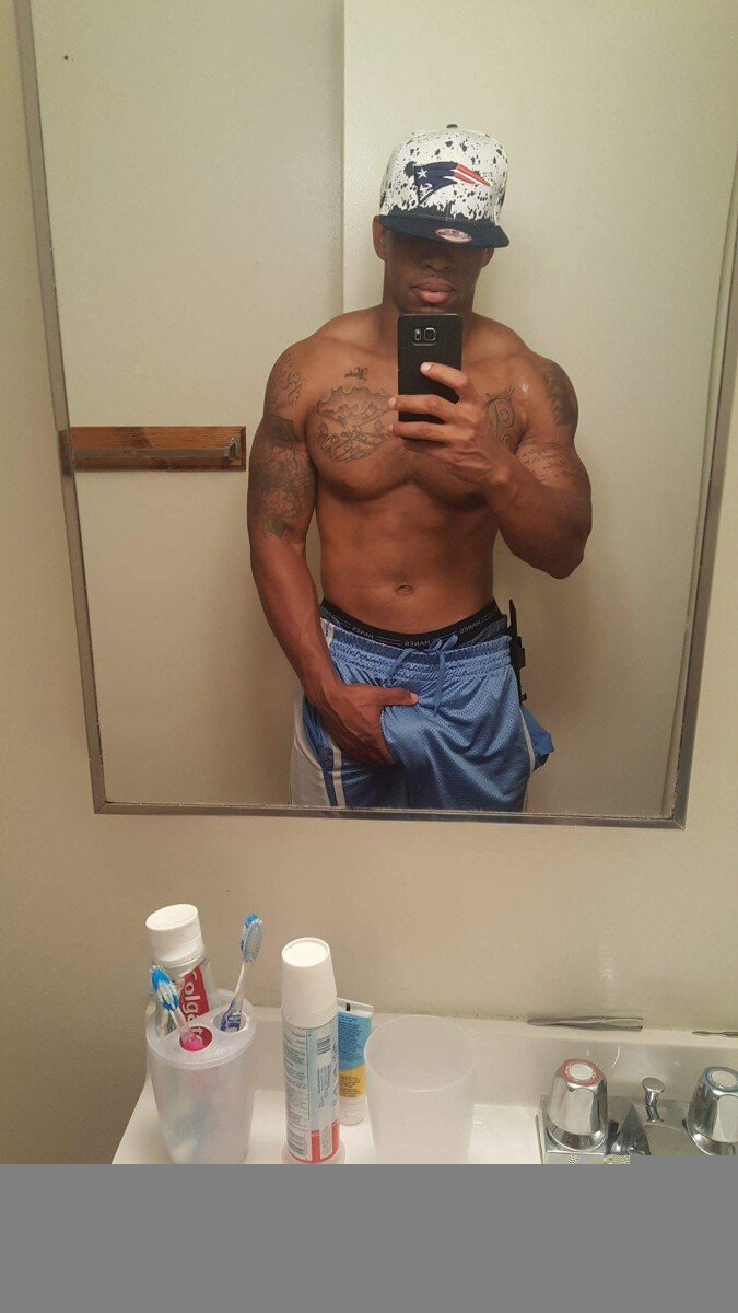 Lightskinking85 (@lightskinking85), OnlyFans creator