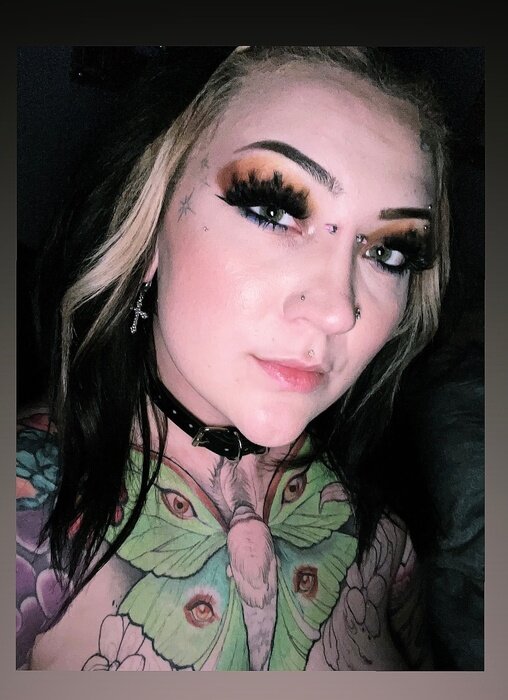 Lilpeachxoxo (@lil.peachxoxo), OnlyFans creator