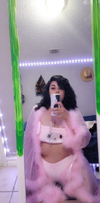 Lilacfroggie (@lilacfroggie), OnlyFans creator
