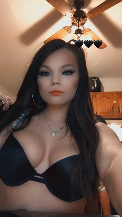 Lilbabyyy2000 (@lilbabyyy2000), OnlyFans creator