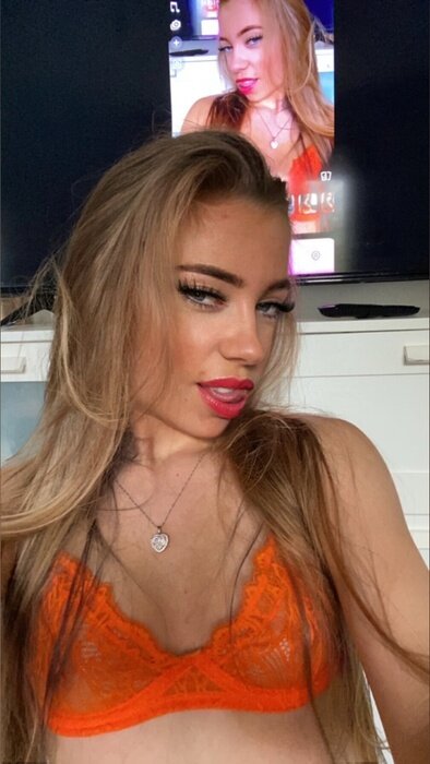 Lilblondexxxx (@lilblondexxxx), OnlyFans creator