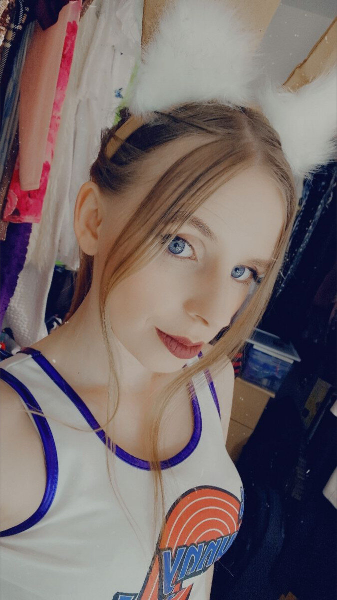 Lilblondie1990 (@lilblondie1990), OnlyFans creator