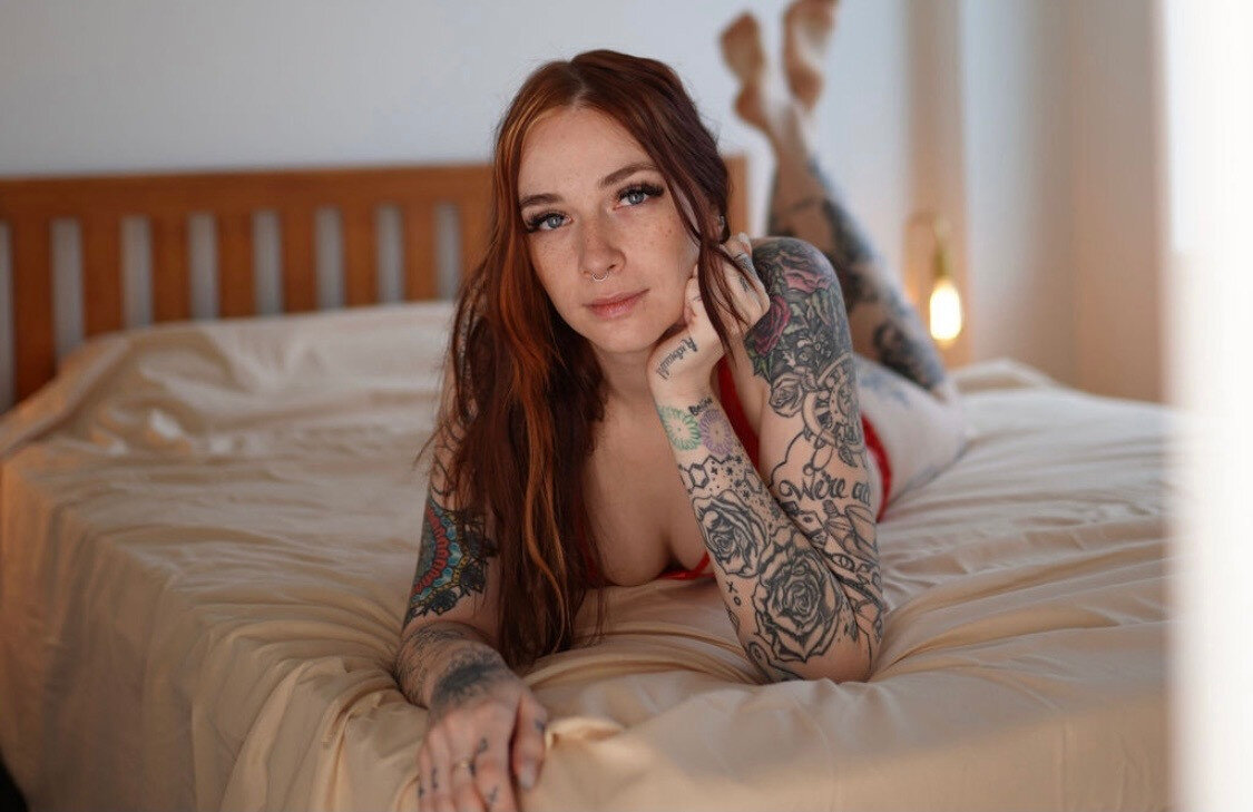 Lilhoneybeez (@lilhoneybeez), OnlyFans creator